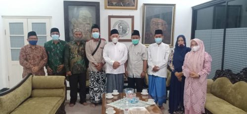 Jelang Hari Santri Nasional Ikapete Gresik Silaturahmi Dan Ziarah