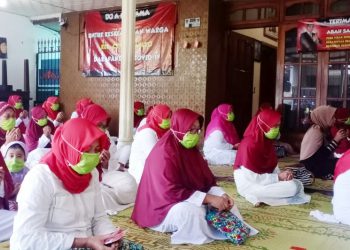 Jamaah Tahlil Kelurahan Cepokomulyo Kepanjen Menggelar Doa Bersama