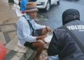 ACT Malang bagikan nasi kotak donasi dari Food Sharing. (Foto: Ayu Widodo/Javasatu.com)