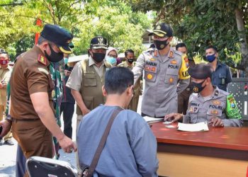 Operasi Yustisi yang dilakukan Polres Lamongan. (Foto: ist)