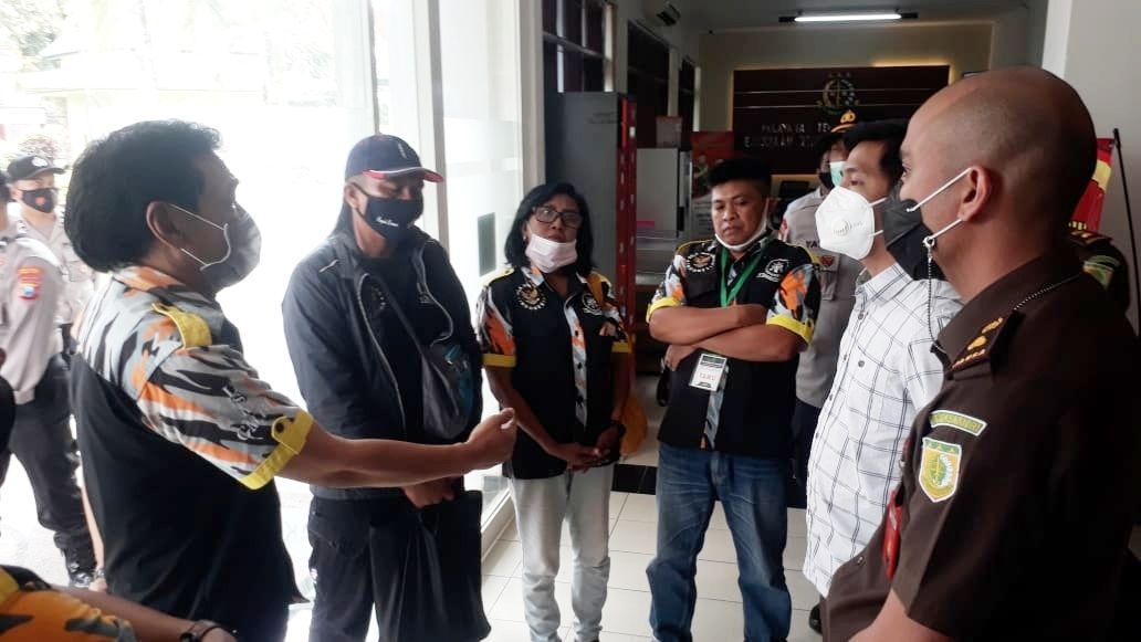 GMBI Sidoarjo Ngotot Ambil Truk Sitaan Kejari Kabupaten Malang