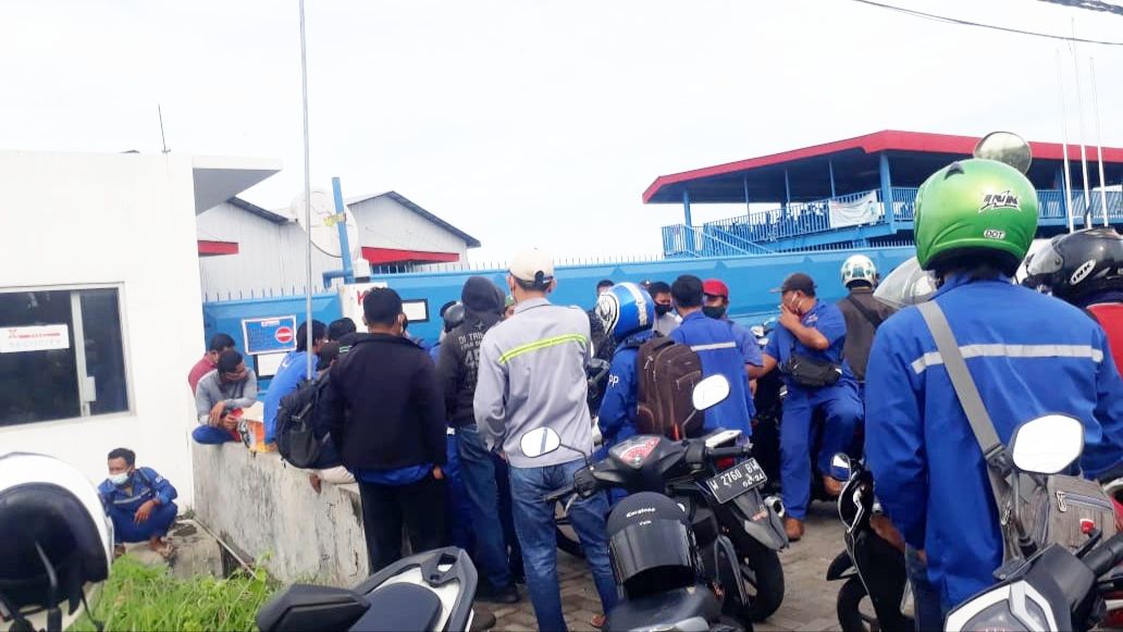 Paguyuban Malang Bersatu Datangi PT Angkasa Raya Steel. (Foto: Sudasir Al Ayubi/Javasatu.com)