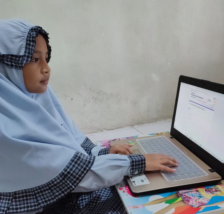 Siswi Gresik Torehkan Prestasi Nasional Lomba Puisi