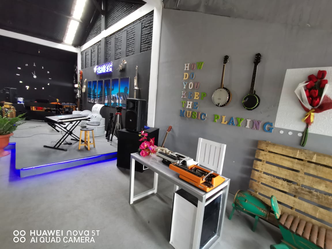 The Barometer Cafe dan Resto Kota Malang Bikin Jazzy Times Pengunjung