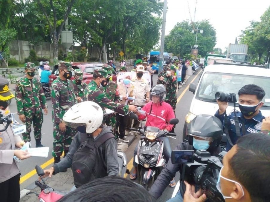 Danrem 084 Bhaskara Jaya Tinjau Penegakan Prokes di Gresik Masa PPKM
