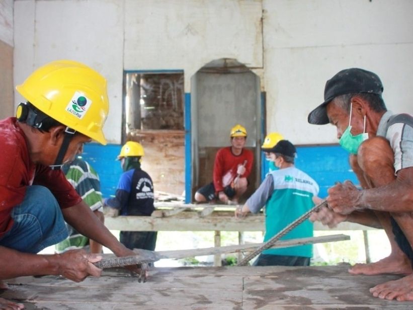 Musala Usia 150 Tahun di Bungah Gresik Direnovasi Total NH Zakatkita dan PT PJB
