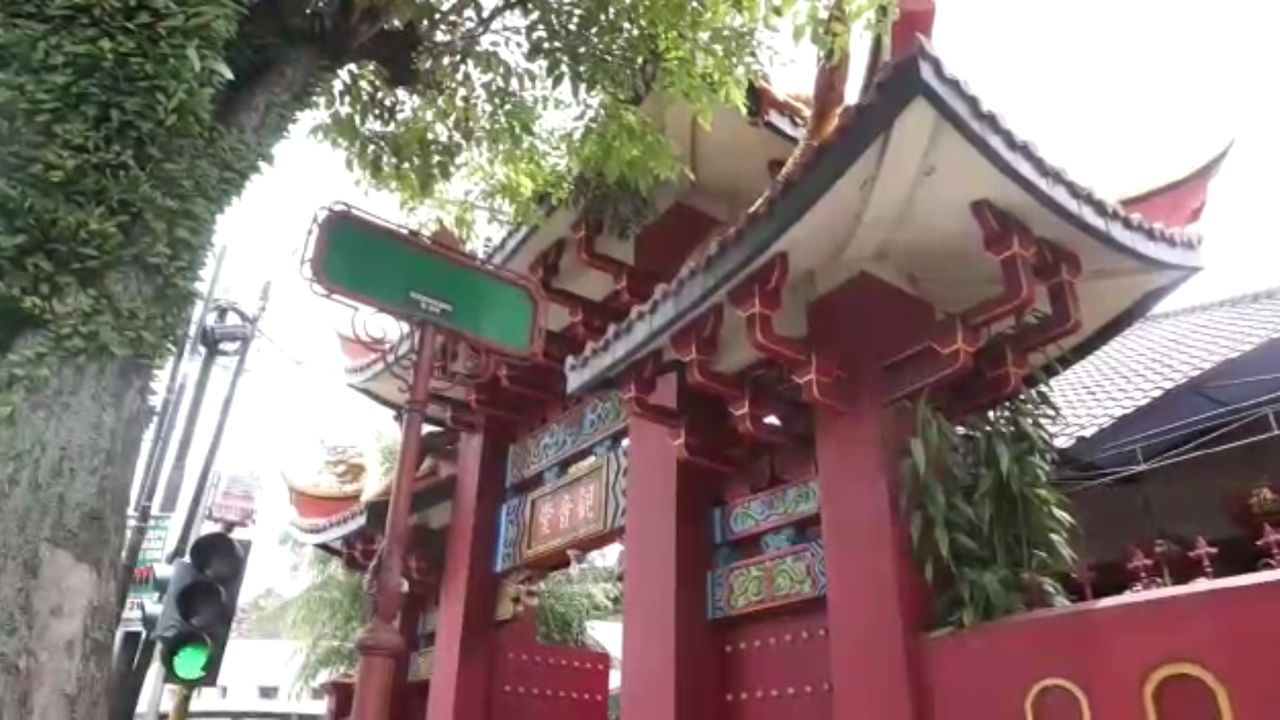 Kepatuhan Umat Tridharma di Masa Pandemi Saat Imlek