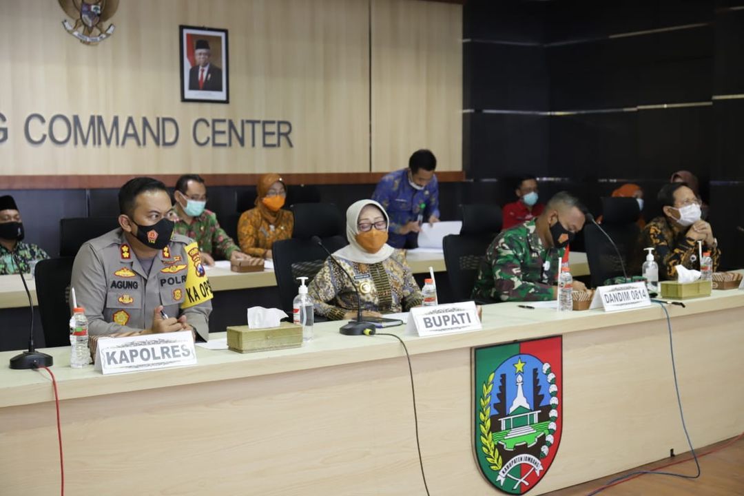 Bupati dan Forkopimda Jombang Ikuti Rakor Evaluasi PPKM Mikro Jatim