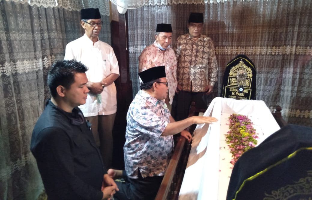 Tokoh NU Sumatera Selatan Ziarah ke Makam di Jawa