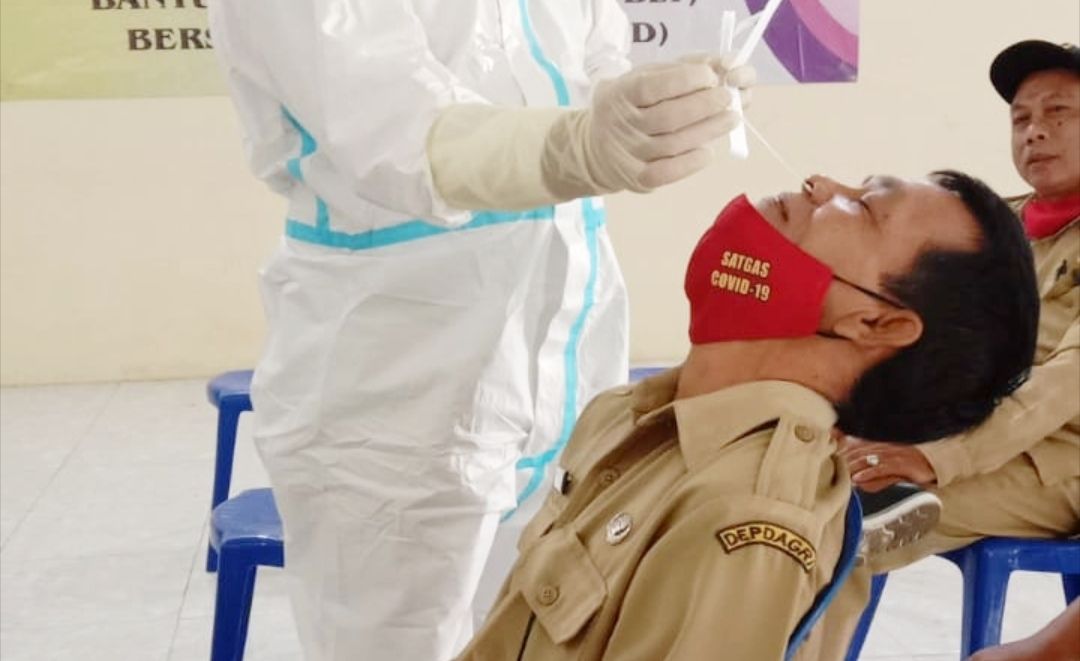Antisipasi Paparan Covid-19, Pemdes Watugede Singosari Malang Rapid Test