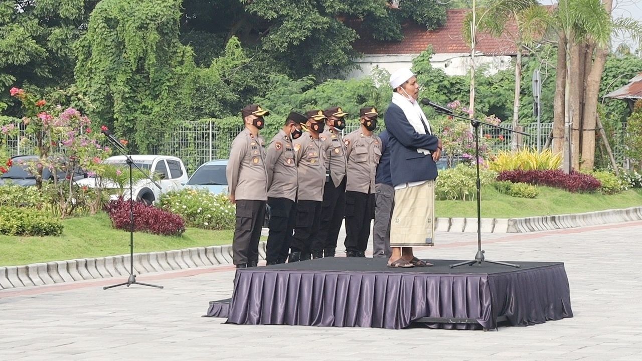 Tingkatkan Iman Dan Taqwa, Personil Polres Gresik Ikuti Binrohtal