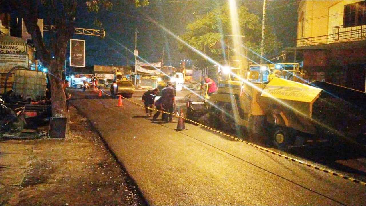 Perbaikan Jalan KH Syafii Gresik Sudah Tahap Pengaspalan