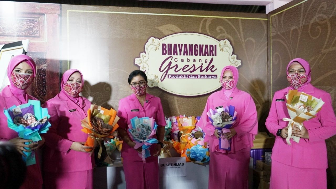 Pengurus Yayasan Kemala Bhayangkari Jatim Tinjau Simulasi PTM di Gresik