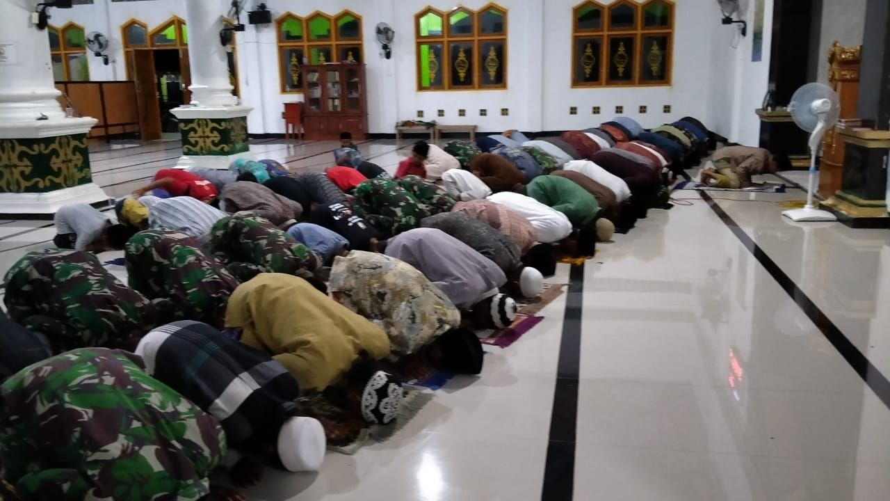 Satgas Yonif 512 Jalankan Ibadah Ramadan bersama Warga Perbatasan Papua