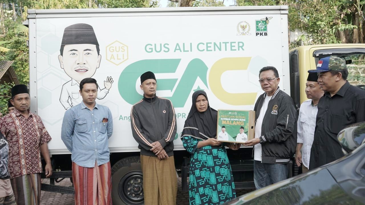Anggota DPR RI Gus Ali Sasar Korban Gempa Malang yang Belum Terjamah