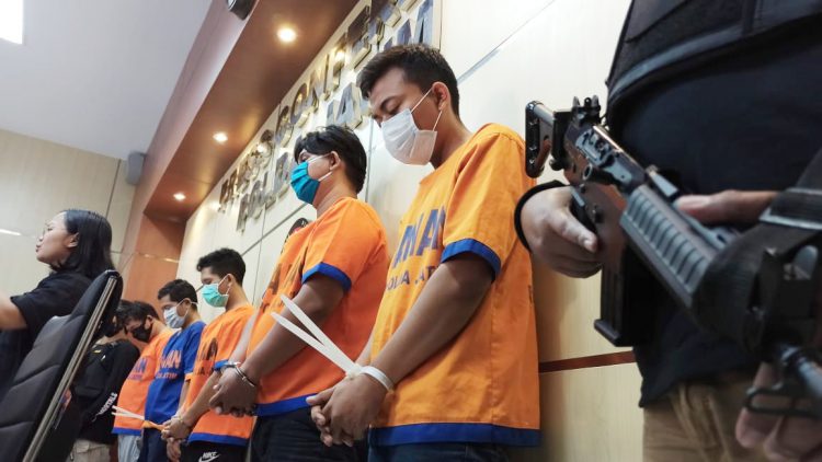 Ditreskrimum Polda Jatim Bongkar Sindikat Pembuat Hasil