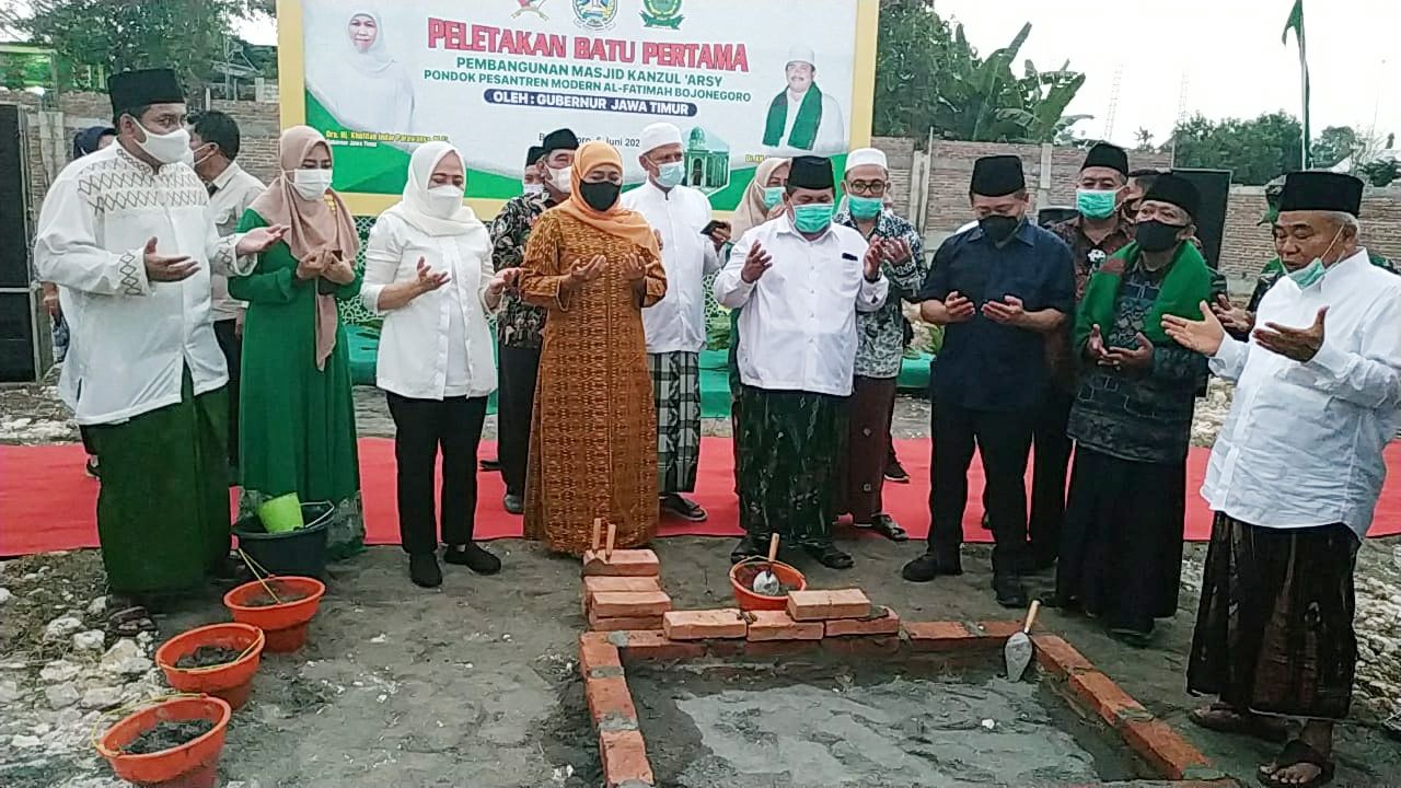 Gubernur Jatim Peletakan Batu Pertama di Masjid Ponpes Al Fatimah Bojonegoro