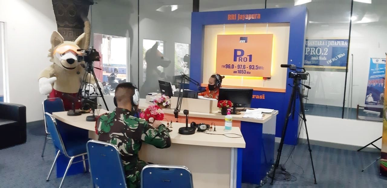 Papen Satgas Yonif 512 Dialog di RRI Jayapura Terkait Pendidikan di Perbatasan Papua