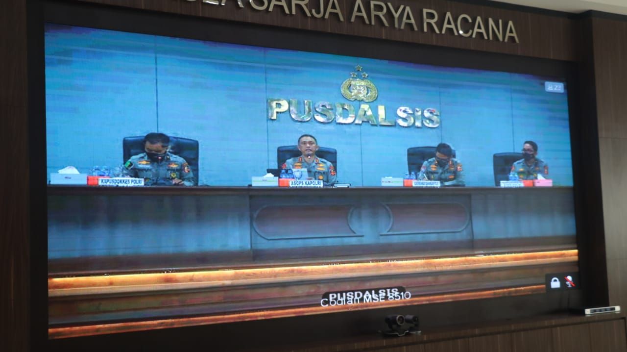 Kapolres Gresik dan Forkopimda Ikuti Vidcon Percepatan Vaksinasi oleh Asops Kapolri
