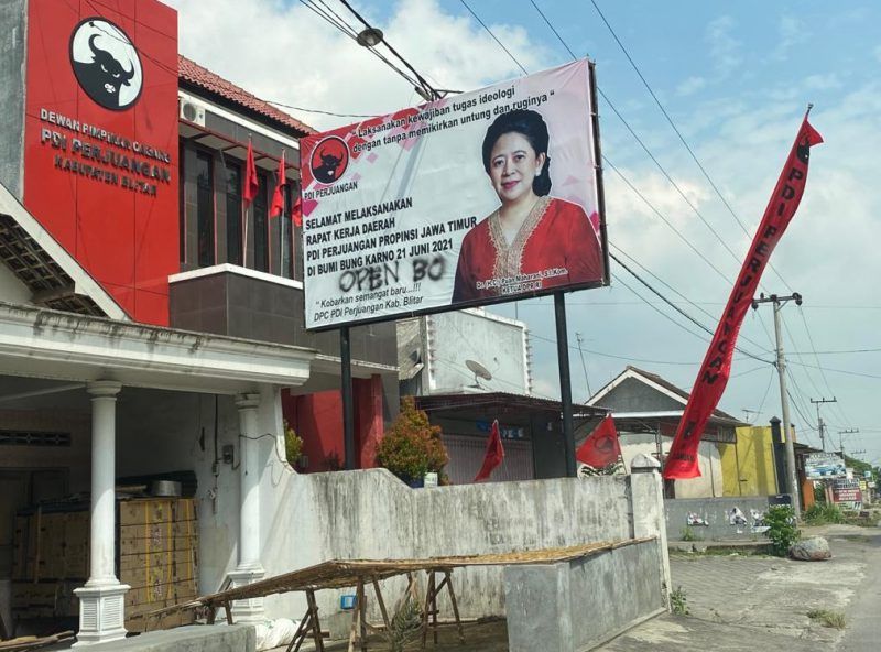 vandalisme baliho pdip di blitar