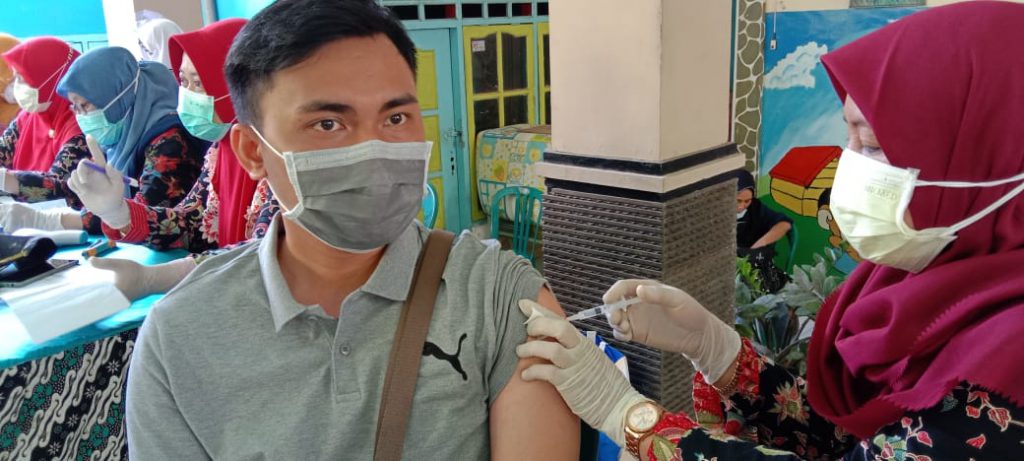 342 Warga Kelurahan Sidokumpul Gresik Jalani Vaksinasi Kedua