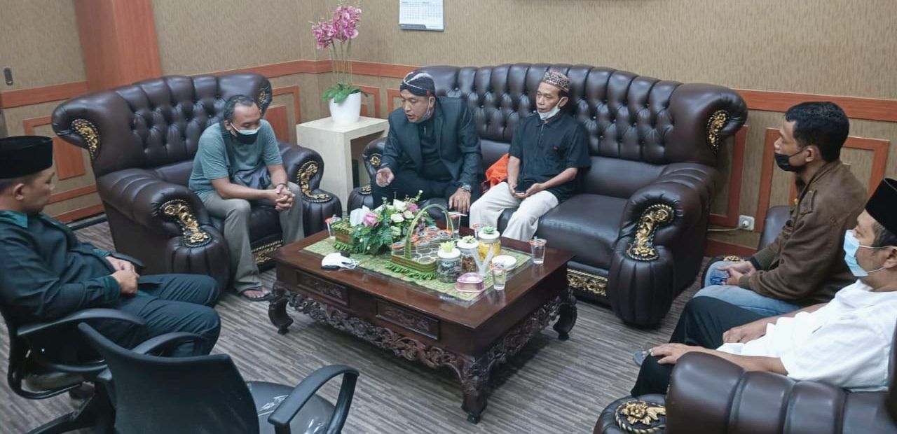 Kaum Giri Minta Bantuan Dewan Luruskan Tumpang Tindih Tupoksi Yayasan Makam Sunan Giri