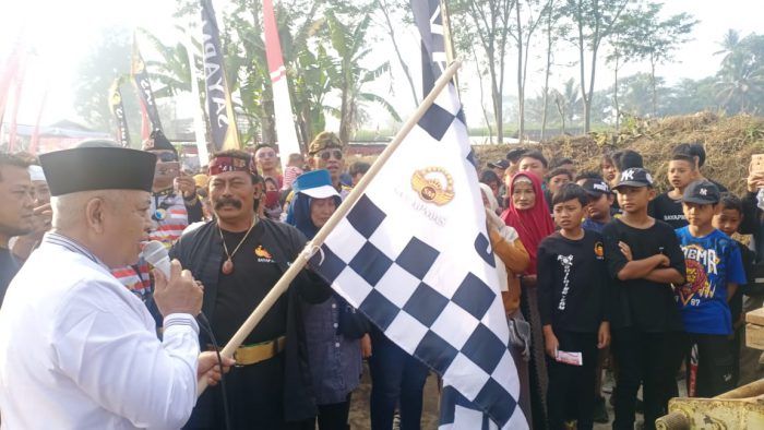 CV Sayap Mas Gelar Gerak Jalan Peringati Kemerdekaan RI, Bupati Malang: Biar Imun Lebih Kuat