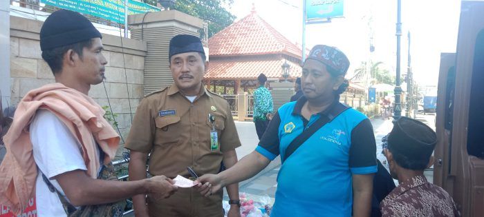 Peziarah Obyek Wisata Religi di Gresik Keberatan Terkait ‘Retribusi’ Dinas Terkait
