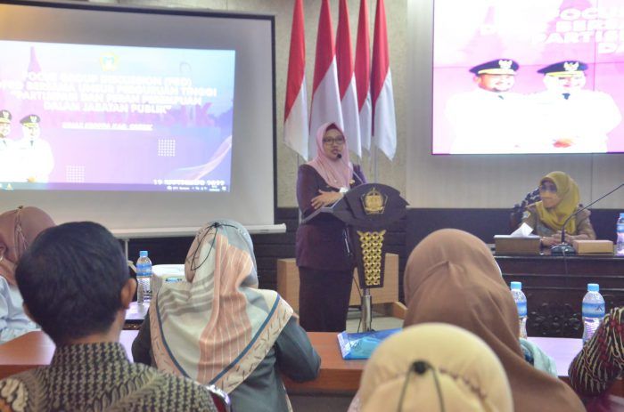 Pesan Bu Min untuk Mahasiswa Baru Universitas Qomaruddin Bungah