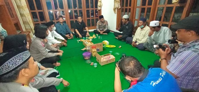 Kapolres Malang Takziah ke Rumah Almarhum Vano Korban Tragedi Kanjuruhan