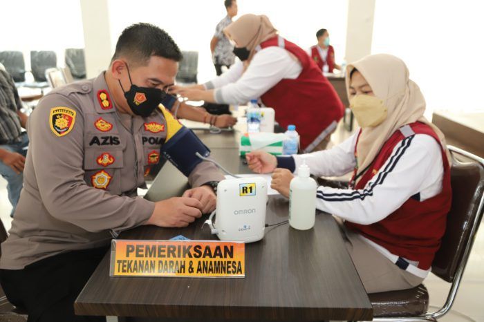 Ratusan Personel Polres Gresik Jalani Tes Kesehatan