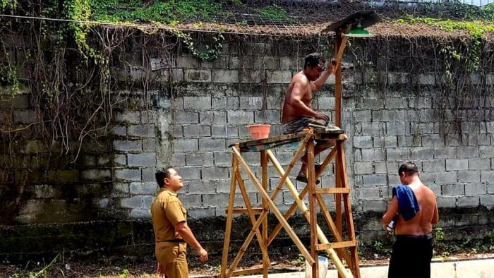 Pengelola Parkir dan Pemilik Kios di Areal Sunan Giri Perbaiki Musala