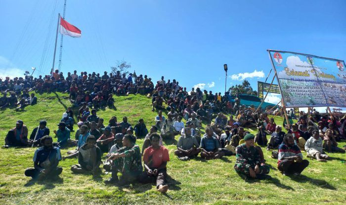 Satgas Yonif Mekanis 203/AK Turut Berpartisipasi Dalam Pameran UKM di Distrik Pirime