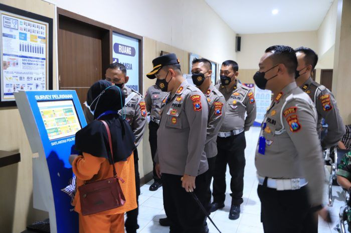 Pastikan Layanan Prima, Kapolres Gresik Tinjau Kualitas Pelayanan Masyarakat