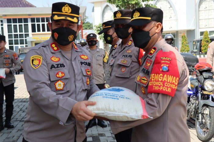 Kapolres Gresik Lepas Keberangkatan Penyaluran Bantuan Sembako