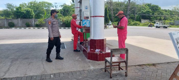 Cegah Gangguan Kamtibmas, Polsek Brondong Patroli Rutin di SPBU dan Objek Vital