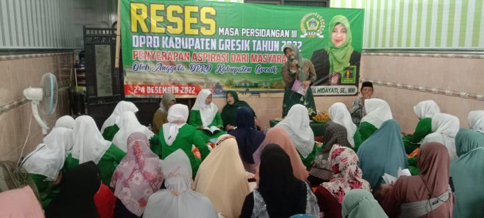 Reses Anggota DPRD Gresik Lilik Diwaduli Sampah hingga Tentang Anak Yatim