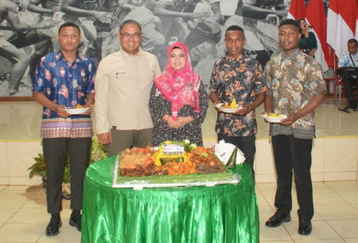HUT Ke-18 Korem 174/ATW Gelar Syukuran dan Beri Penghargaan 3 Prajurit Berprestasi