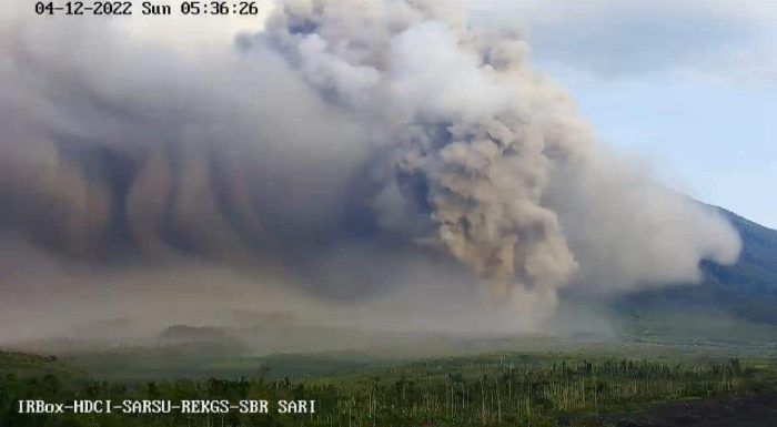 BNPB Bantah Letusan Gunung Semeru Sebabkan Tsunami Sampai ke Jepang
