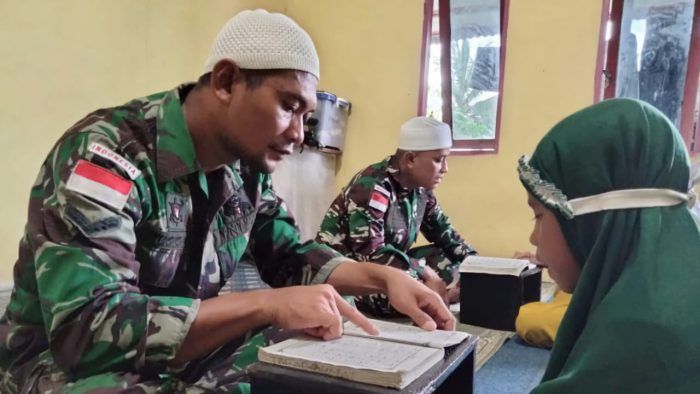 Satgas Yonarmed 1 Kostrad Tanamkan Keagamaan ke Anak melalui Al-Quran