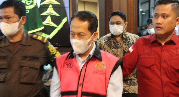 Kejaksaan Agung Tahan Tiga Tersangka Dugaan Korupsi BTS BAKTI di Kemkominfo