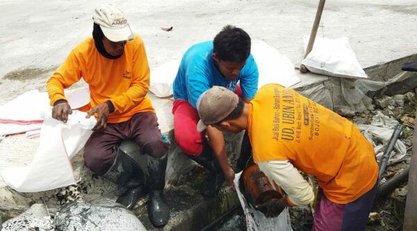 Pemkab Bojonegoro Bersihkan U-Ditch dan Trotoar secara Berkala, Ini Tujuannya