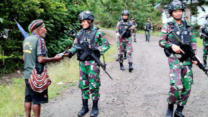Ini Cara Satgas Yonif Raider 142/KJ Ciptakan Suasana Kondusif
