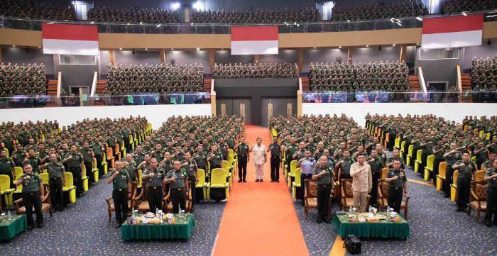 Menhan Prabowo Beri Pembekalan 2.000 Babinsa di Samarinda