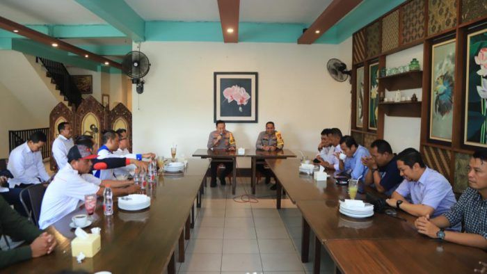Kapolres Gresik Ajak Pekerja dan Buruh Bersinergi Ciptakan Iklim Nyaman
