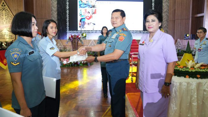 Ketum Dharma Pertiwi: Ukirlah Nama Wanita TNI dengan Prestasi Gemilang