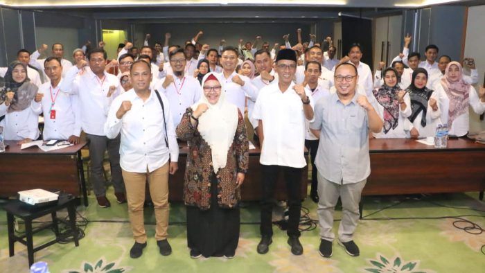 Belasan Pemdes di Kedamean Ikuti Bimtek Sistem Informasi Administrasi, Ini Pesan Bu Min