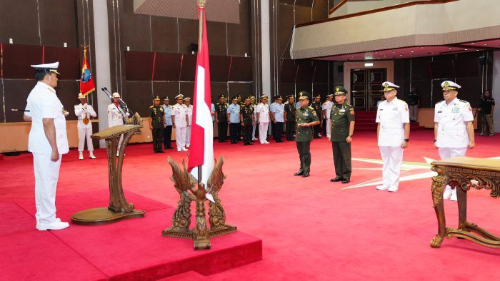 Panglima TNI Pimpin Sertijab Dansatkomlek TNI dan Kapusinfomar TNI