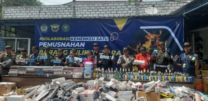 Bea Cukai Gresik Musnahkan Ribuan Rokok Ilegal dan Miras Hasil Penindakan Tahun 2021-2023