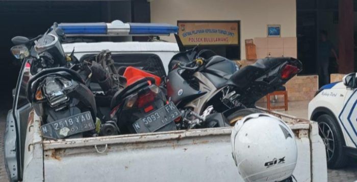 Diduga Ngantuk, Mobil di Bululawang Tabrak 5 Pemotor, 2 Orang Luka Berat